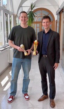 MIHA LAPORNIK
